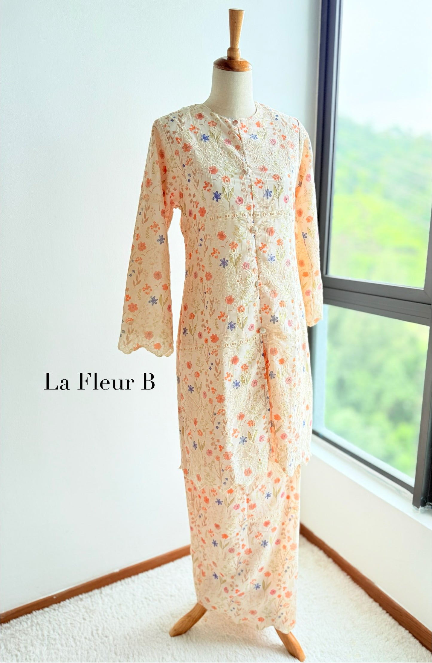 Kebaya La Fluer Cotton Embroidery Eyelet